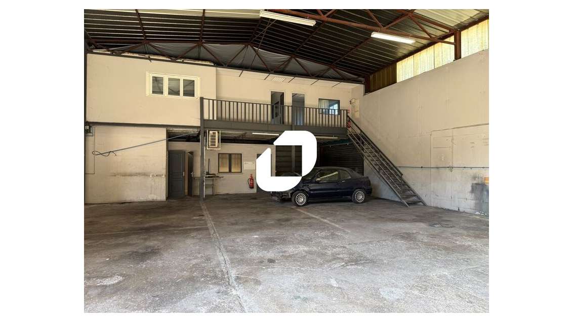 A louer Local d'activité 288m² Saint jean de vedas
