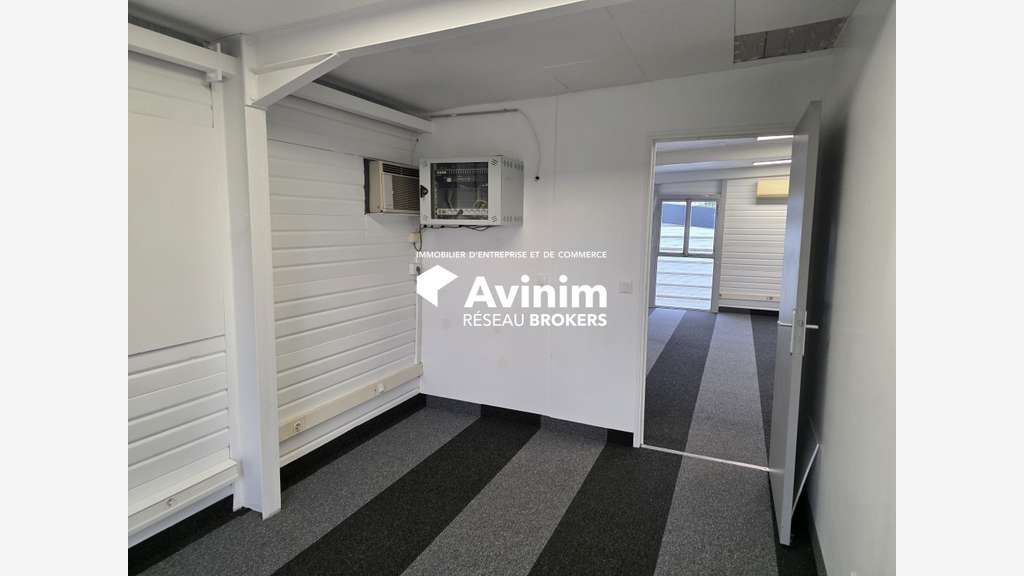 SAINT-JEAN-DE-VEDAS - A louer - Bureaux de 115 m²