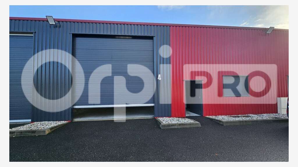 Entrepôt 210m² à louer à Saint-Jean-d'Illac