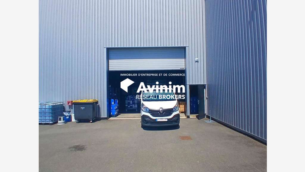 Beau local d'activité 620m² à louer Orléans Sud