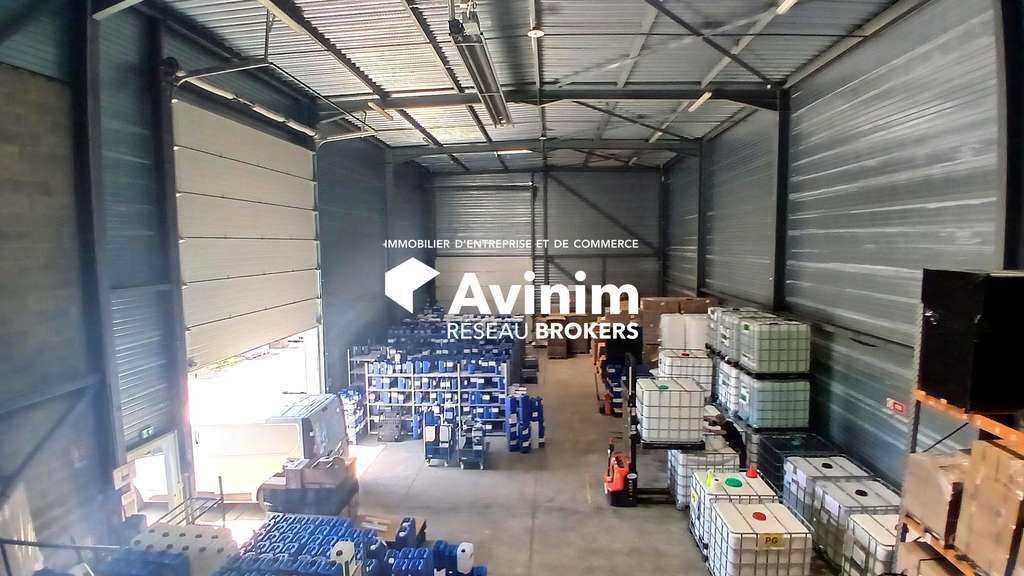 Beau local d'activité 620m² à louer Orléans Sud