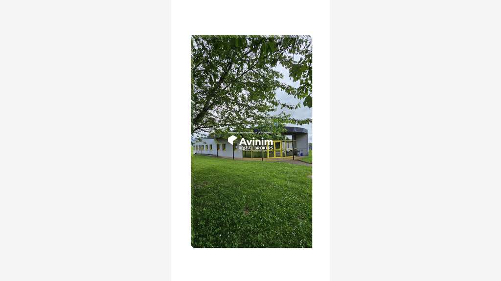 Locaux d'activités 738m² à louer à Châteaubourg