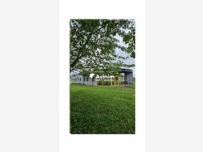 Locaux d'activités 738m² à louer à Châteaubourg