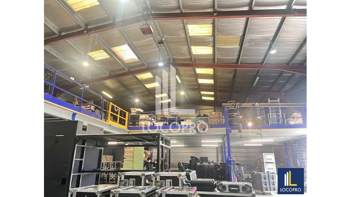 A louer local 1800m² St-Laurent-du-Var La Baronne