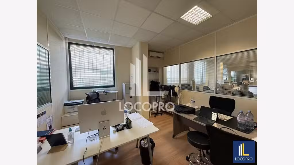 Loue local d'activité de 150m² à Saint Jeannet
