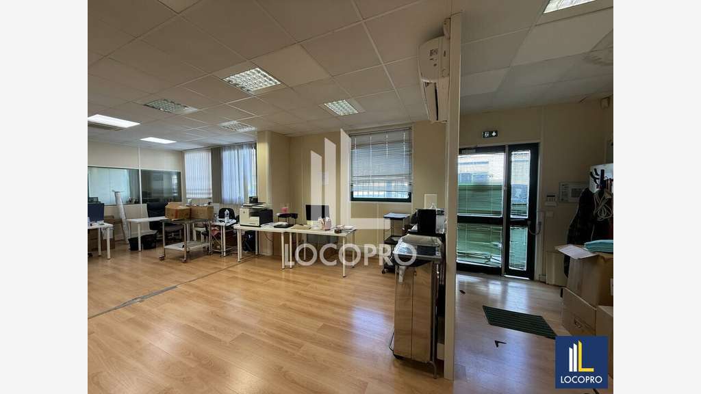Loue local d'activité de 150m² à Saint Jeannet
