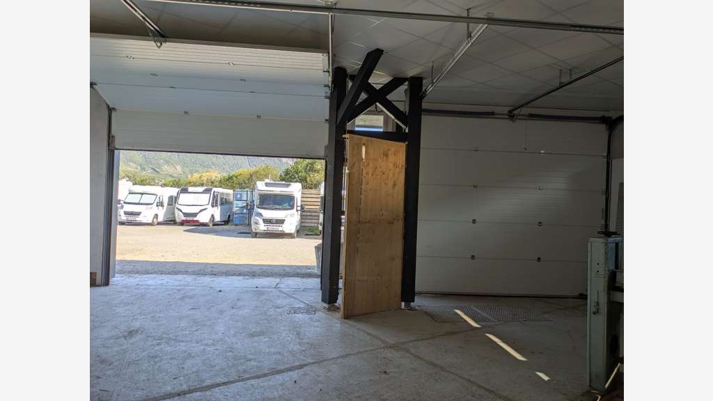 Local d'activité 90m² à louer Saint-Jeoire-Prieuré