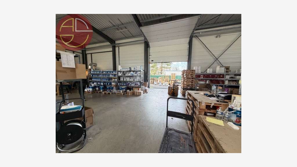 A louer entrepôt 700m² proche autoroute à St-Jory