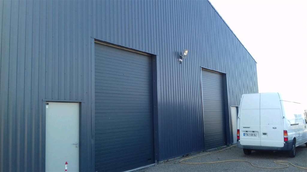 Local d'activités de 874m² à louer à Saint Jory