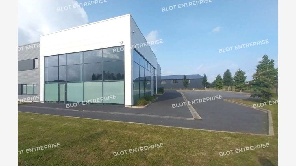 A louer local activités 500m² St-Jouan-des-Guérets