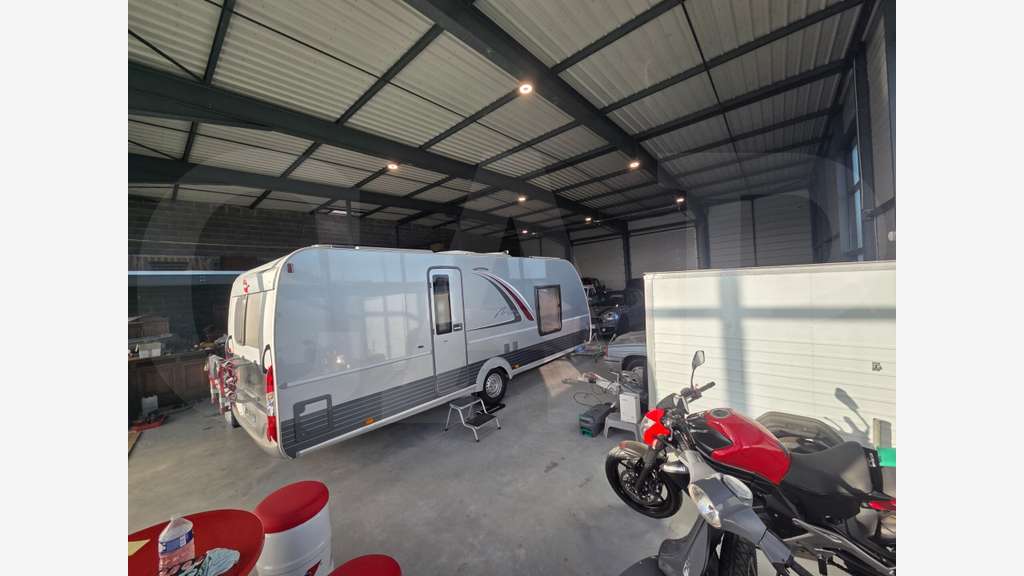 A louer local activité 500m² St-Jouan-des-Guérets