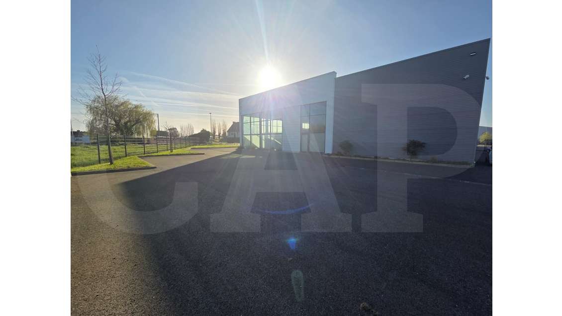 A louer local activité 500m² St-Jouan-des-Guérets