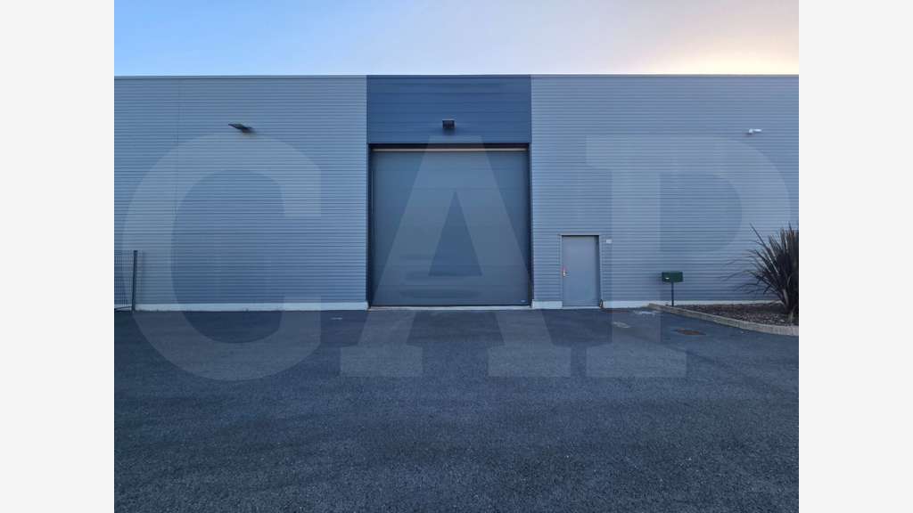 A louer local 500m² à Saint-Jouan-des-Guérets