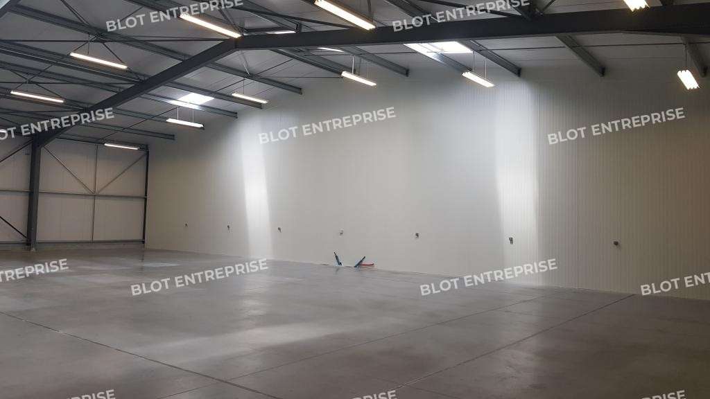 A louer local 460m² Saint-Julien-de-Concelles