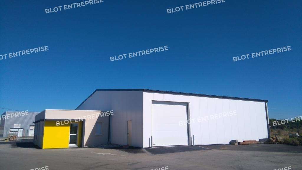 A louer local 460m² Saint-Julien-de-Concelles