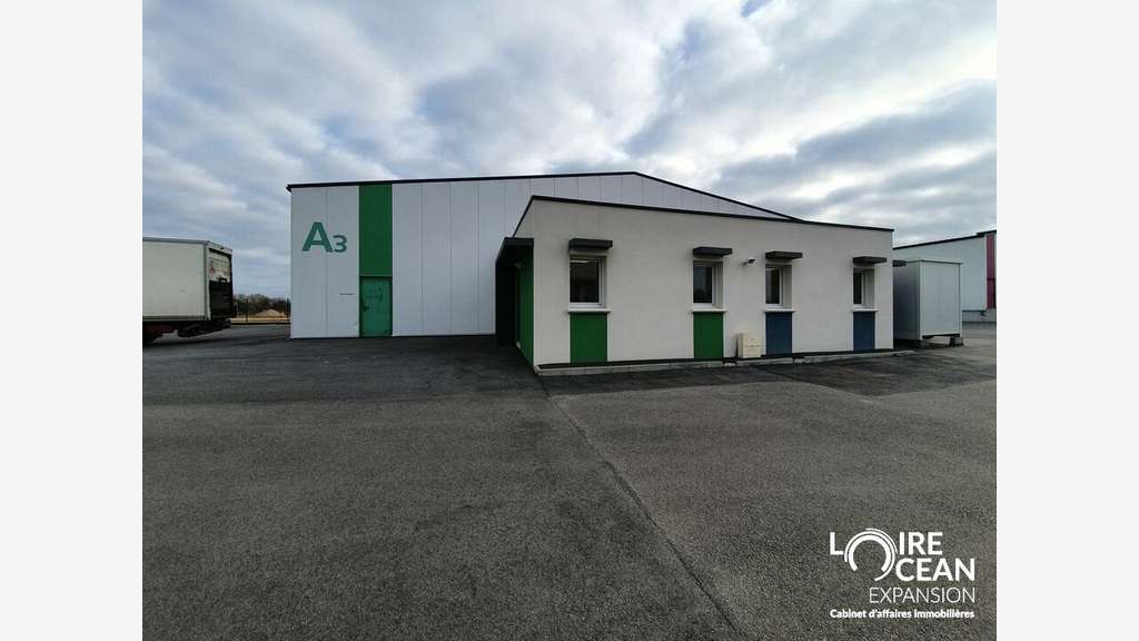 Loue local d'activité 460m² St-Julien-de-Concelles