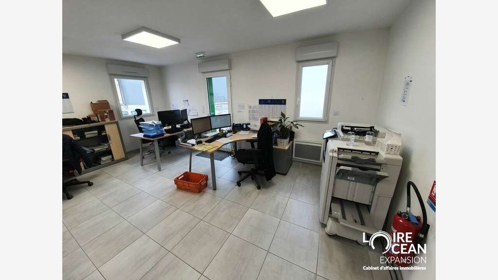 Loue local d'activité 460m² St-Julien-de-Concelles
