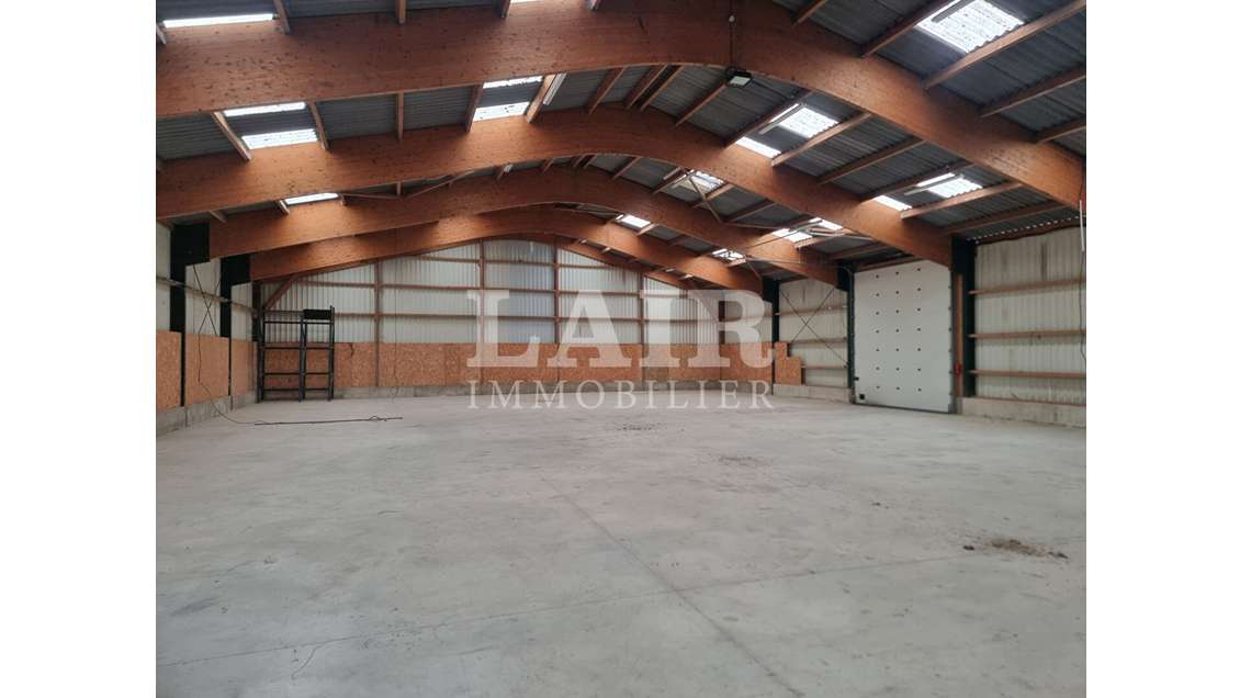 61-Le Mêle sur Sarthe en zone industriel à louer l