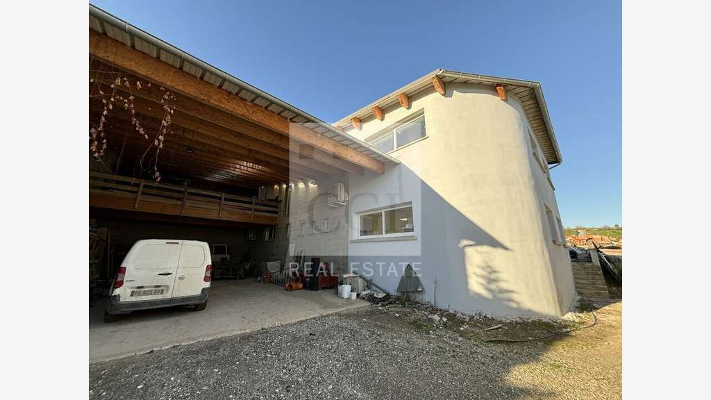 Loue local d'activités 635m² Saint-Just-Chaleyssin