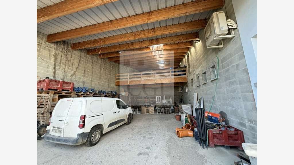 Loue local d'activités 635m² Saint-Just-Chaleyssin