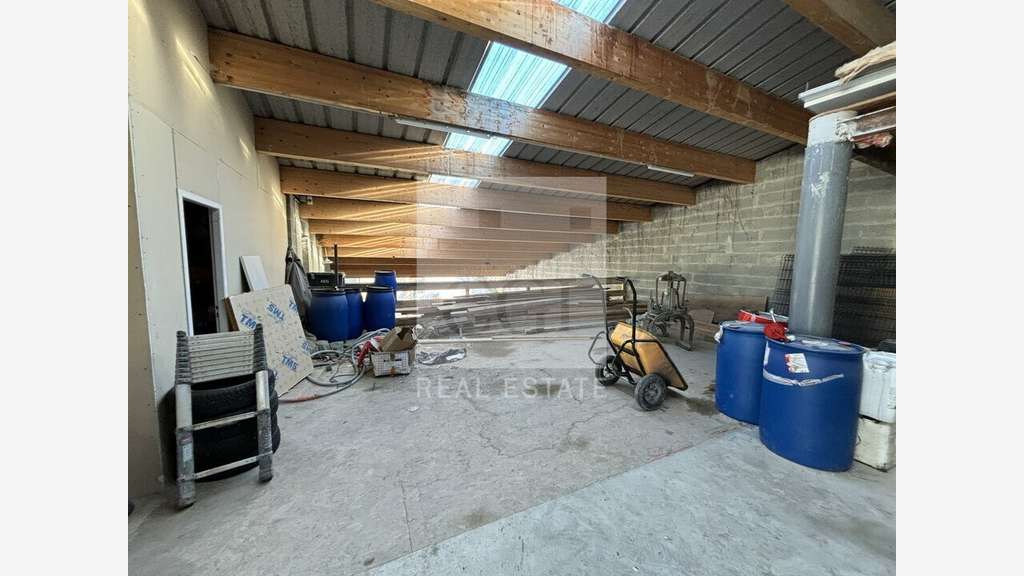 Loue local d'activités 635m² Saint-Just-Chaleyssin