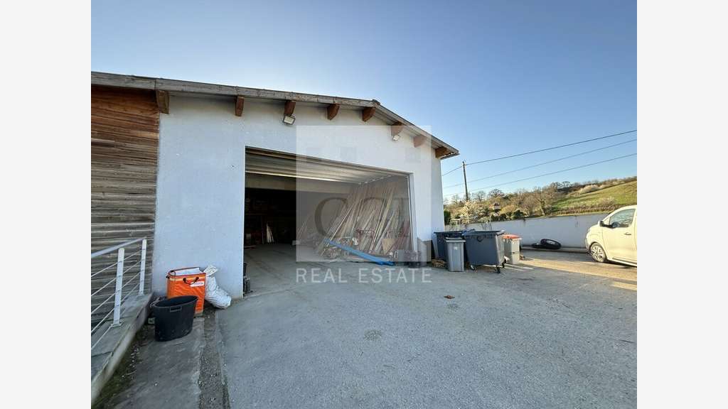Loue local d'activités 635m² Saint-Just-Chaleyssin