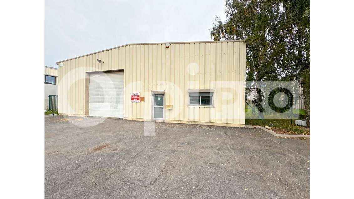 Loue entrepôt stockage 400m² Saint-Laurent-Blangy