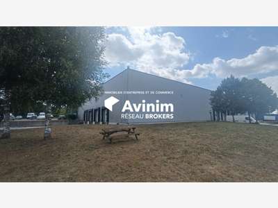 Bâtiment logistique de 3018m² à louer prox Arras