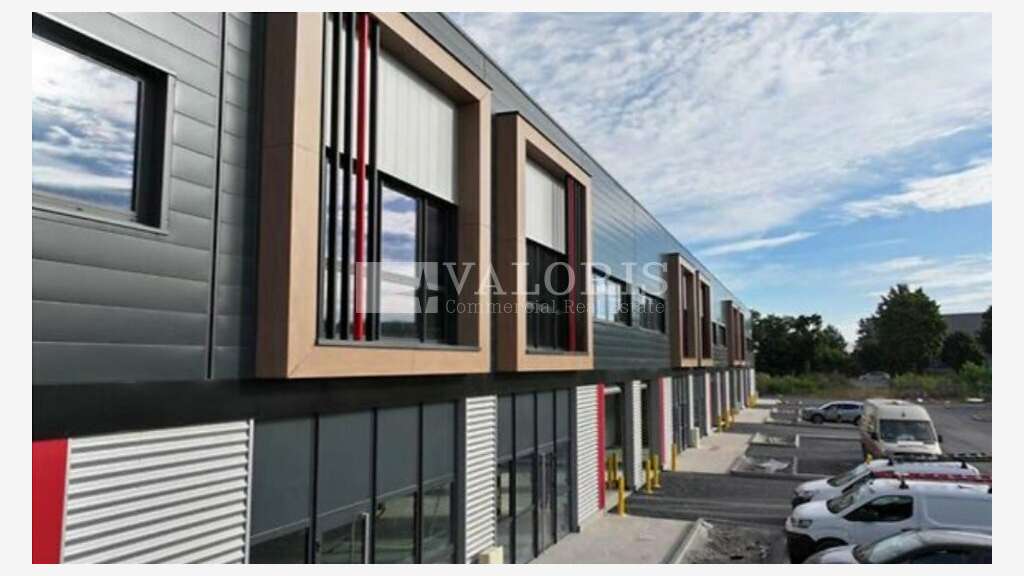Loue local d'activité 5608m² Saint-Laurent-de-Mure