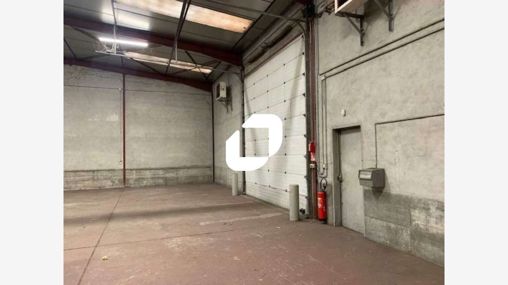  vous propose ce bâtiment d'activités d'un