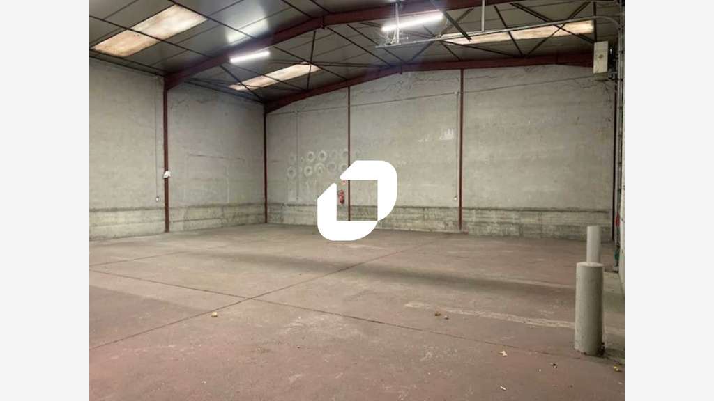  vous propose ce bâtiment d'activités d'un