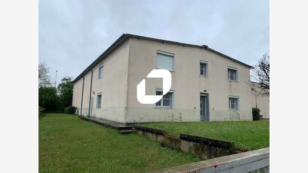  vous propose ce bâtiment d'activités d'un