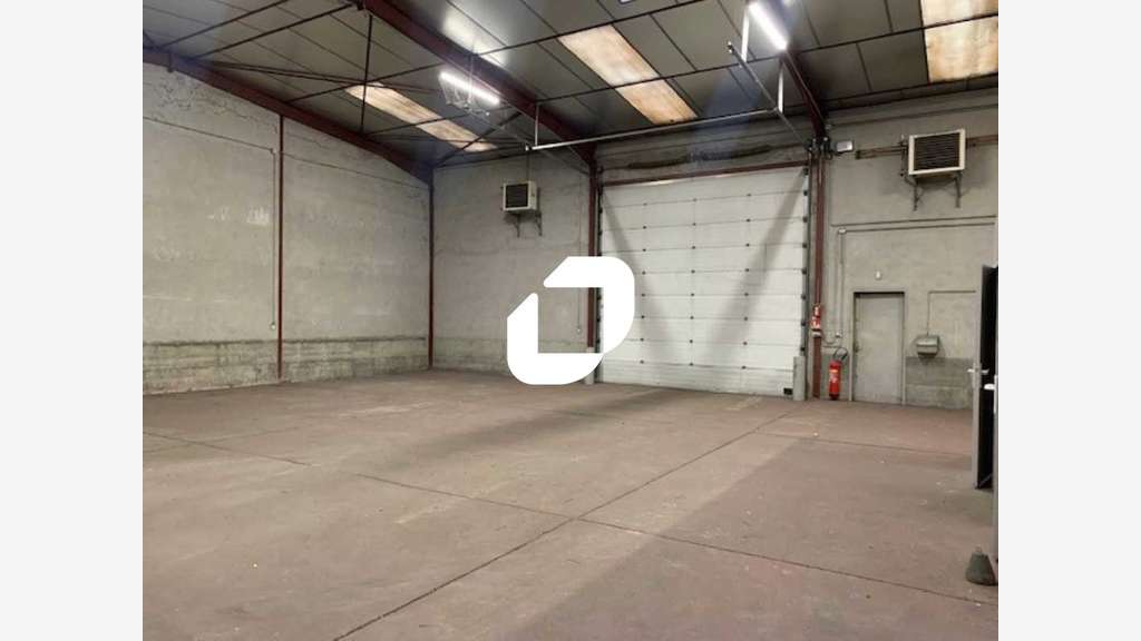  vous propose ce bâtiment d'activités d'un