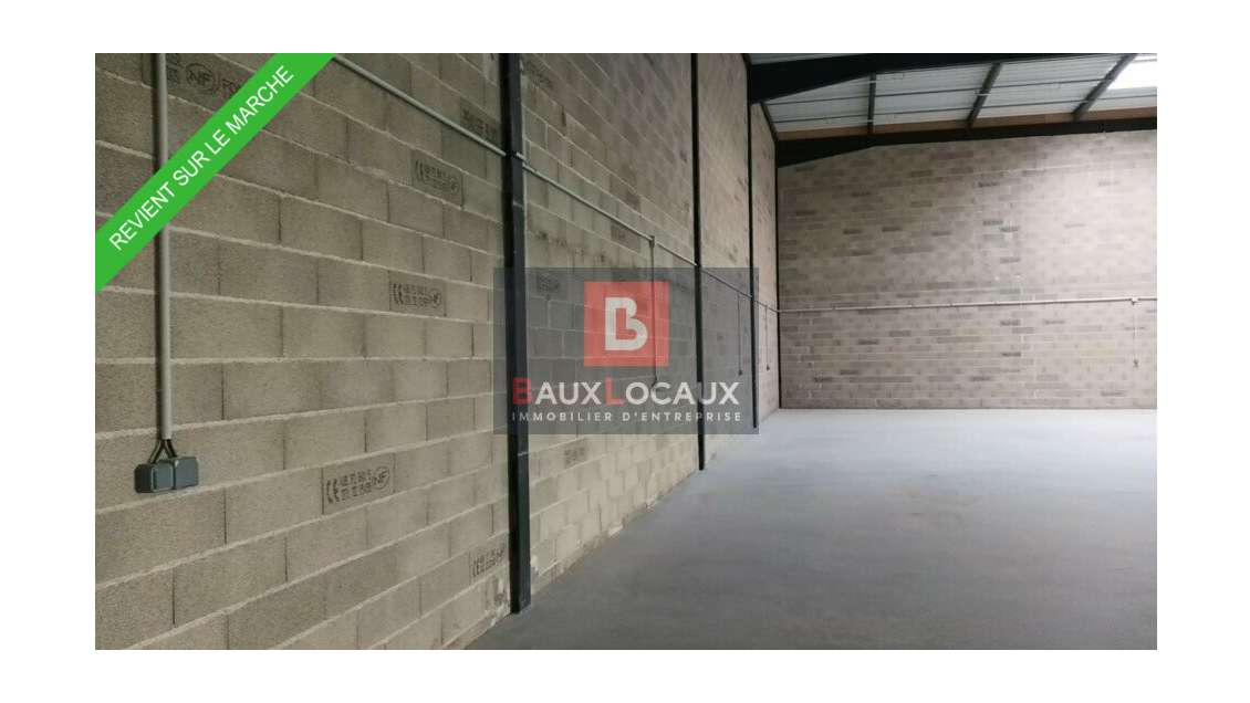 A louer local d'activité à St Laurent des Arbres