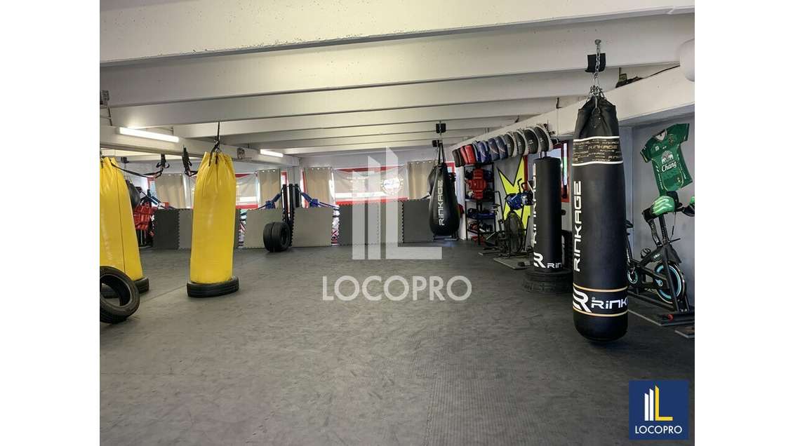 Loue local d'activité de 100m² à St Laurent du Var