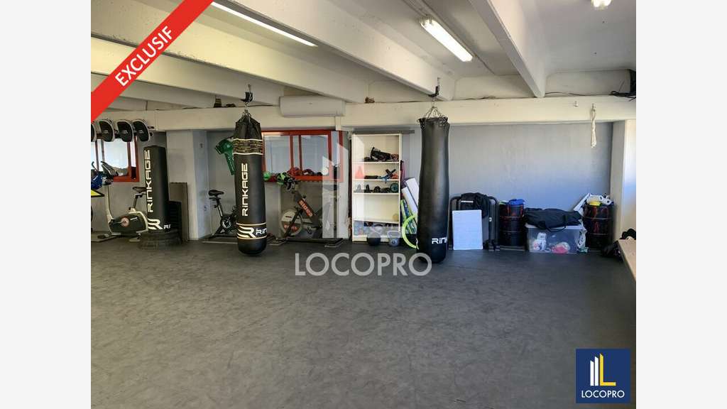Loue local d'activité de 100m² à St Laurent du Var