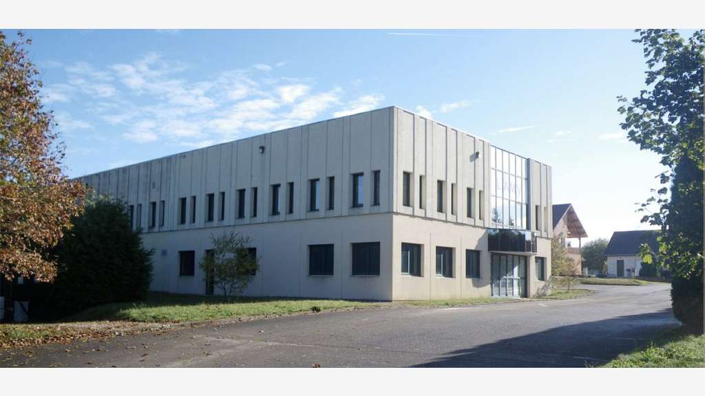 Location local d'activités 980m² St-Laurent-GV