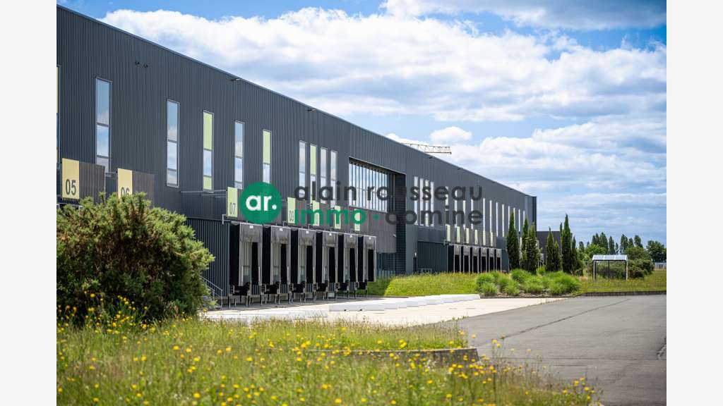 A louer entrepôt logistique 21044m² Angers Ouest