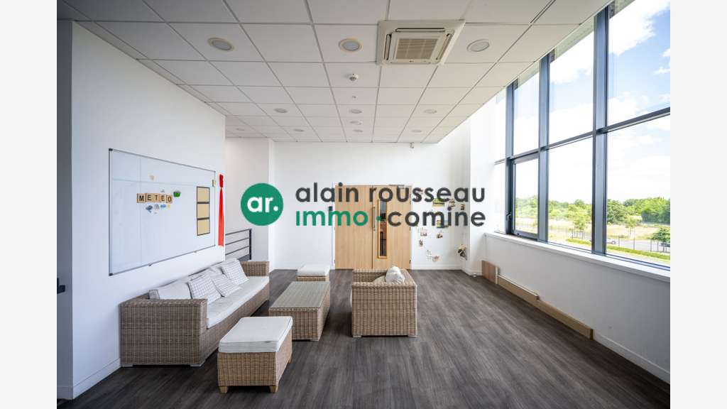 A louer entrepôt logistique 21044m² Angers Ouest