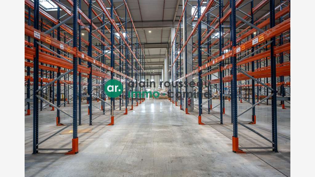 A louer entrepôt logistique 21044m² Angers Ouest