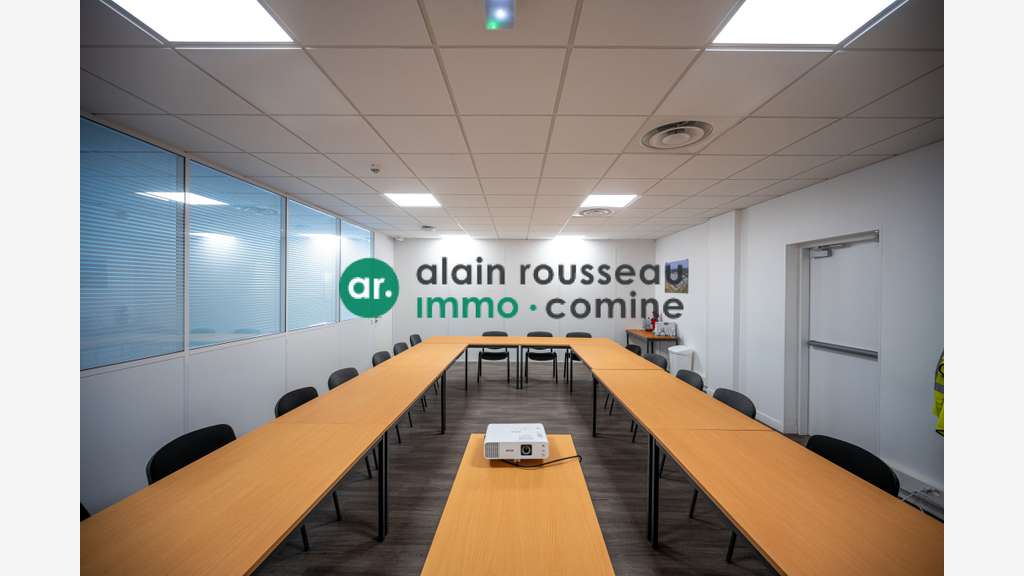 A louer entrepôt logistique 21044m² Angers Ouest