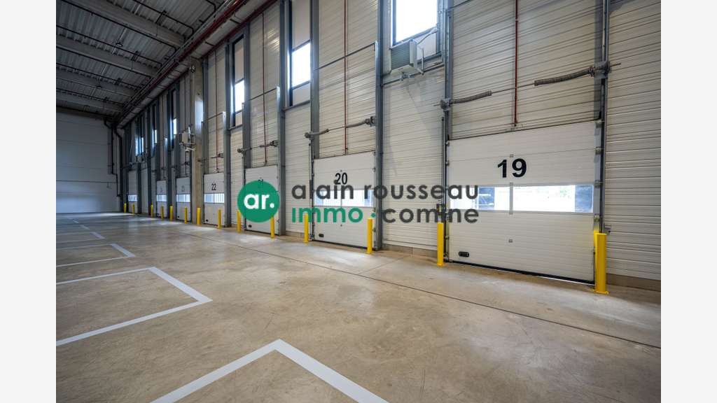 A louer entrepôt logistique 21044m² Angers Ouest