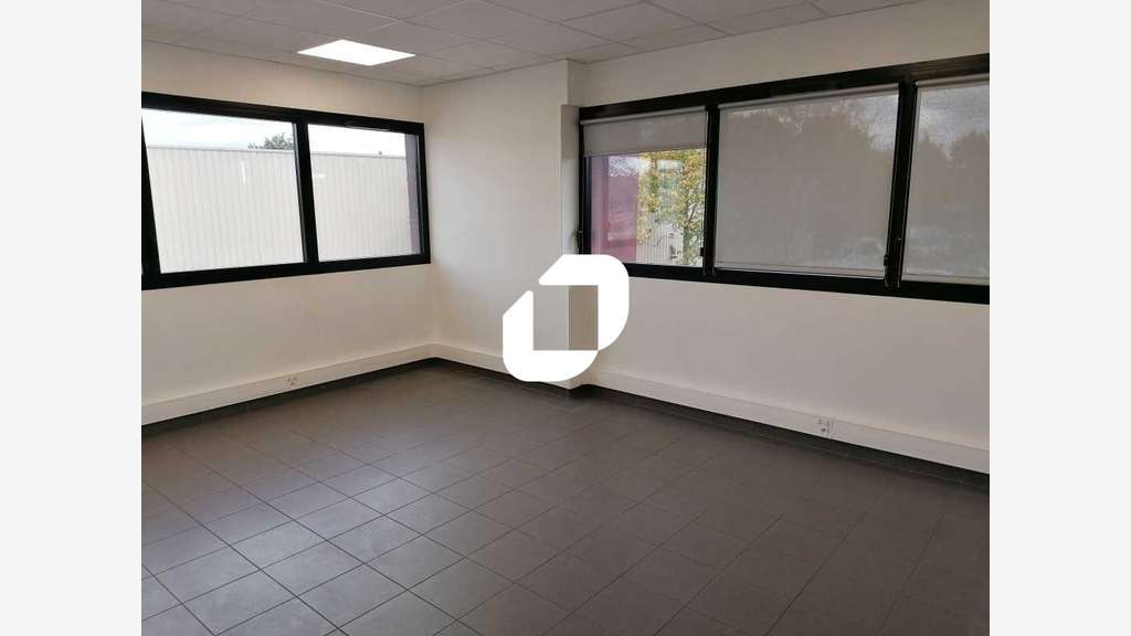 A louer Local d'activité 200m² Saint leu la foret
