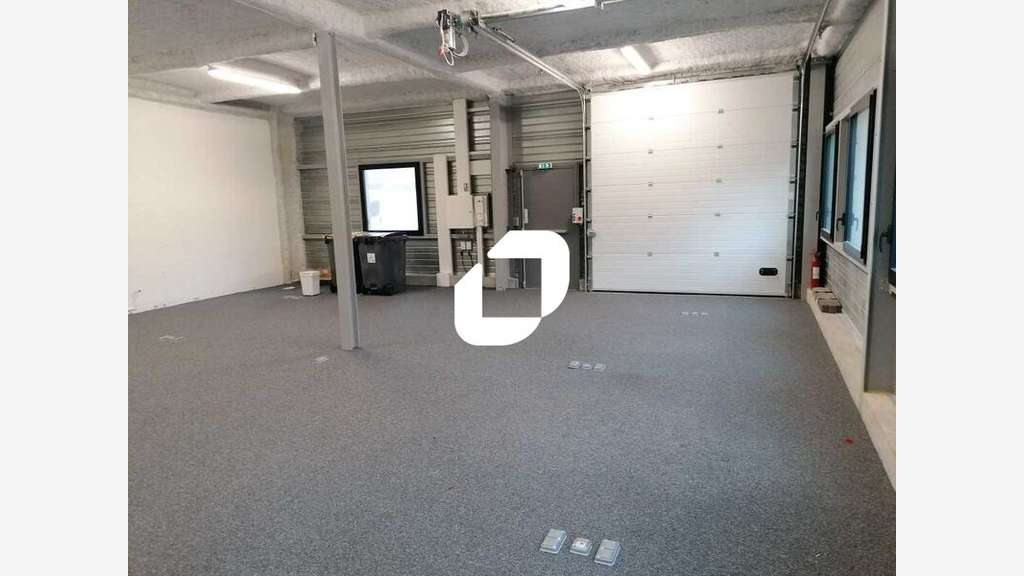 A louer Local d'activité 220m² Saint leu la foret
