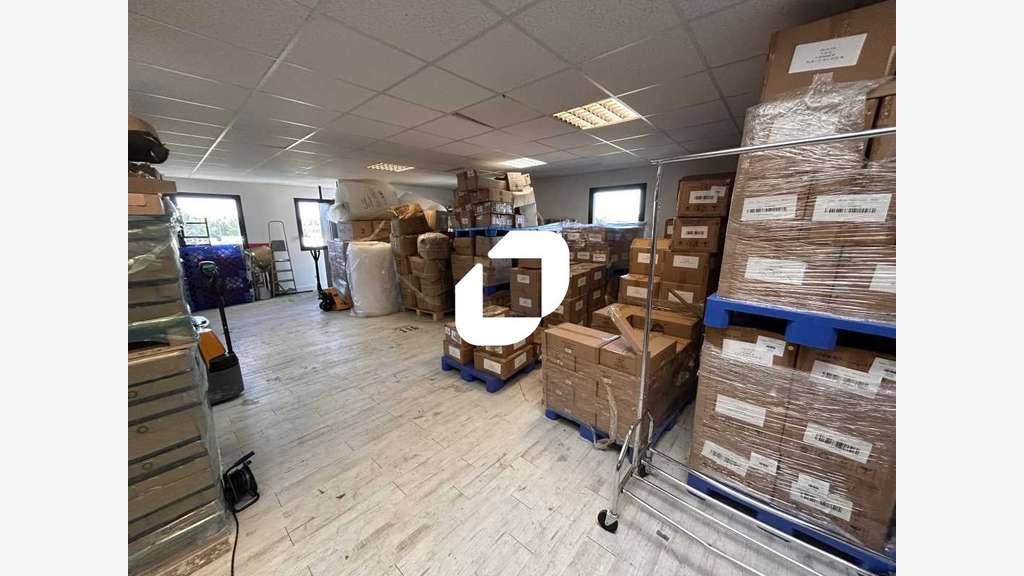 A louer Local d'activité 220m² Saint leu la foret