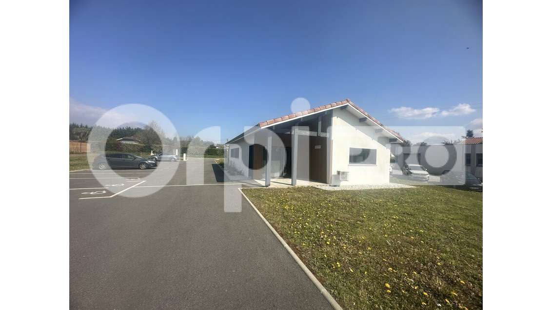 Local professionnel à louer à St-Lon-les-Mines ZFR