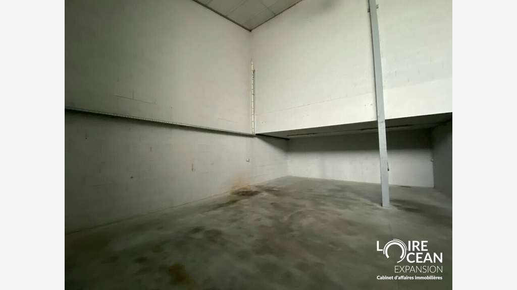 A louer entrepôt 163m² Saint-Lumine-de-Clisson