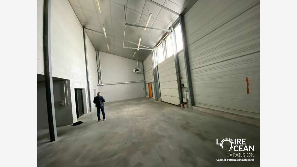 A louer entrepôt 163m² Saint-Lumine-de-Clisson