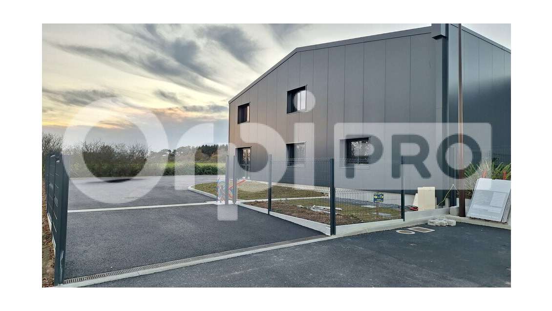 A louer local d'activité de 90m² à Saint Lyphard