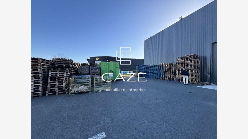A louer bâtiment indépendant 1643m² prox Libourne